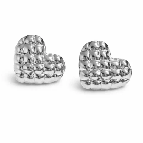 pendientes love patrix plateados forma corazón fondo blanco