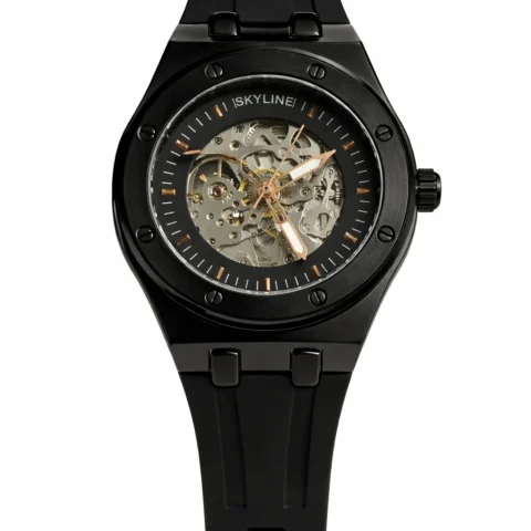 Reloj automático Skyline Vertex negro con mecanismo visible y correa de caucho sobre fondo blanco.