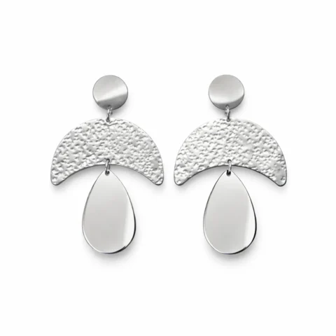 pendientes plateados largos elegantes Auralis Eclipse fondo blanco