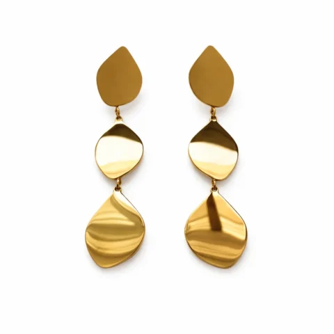 pendientes gota fluida dorado acero inoxidable fondo blanco