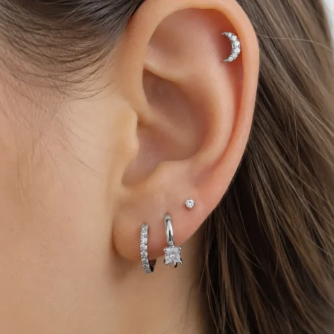 Piercing plateado Auralis Luna con circonitas brillantes