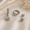Set Bloom dorado sobre fondo elegante premium